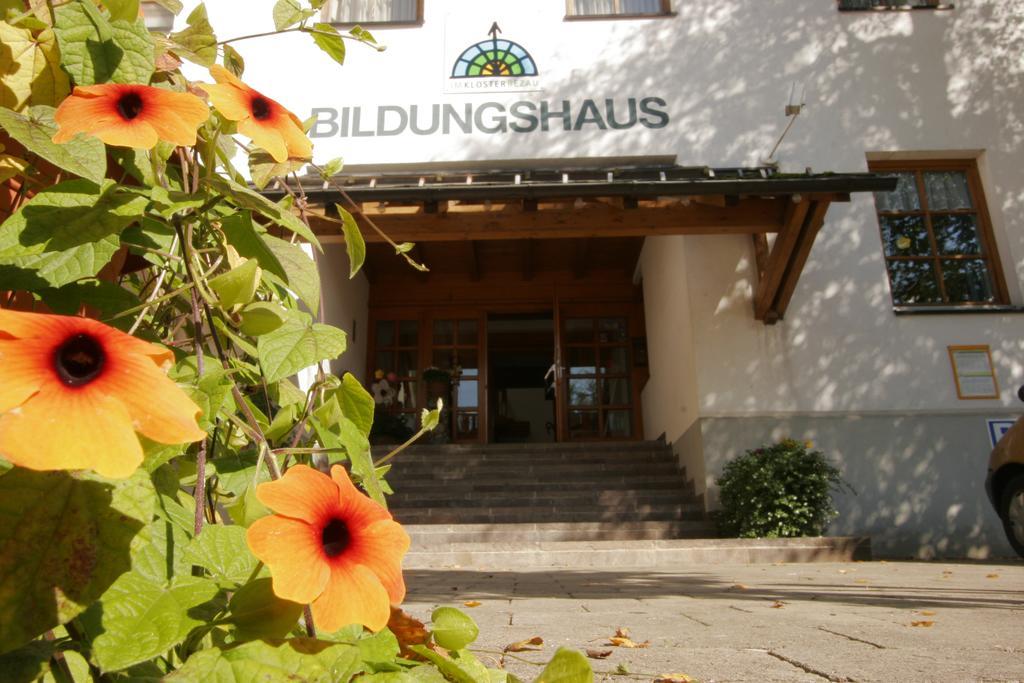 Seminar- Und Gaestehaus Im Kloster Bezau Exterior photo